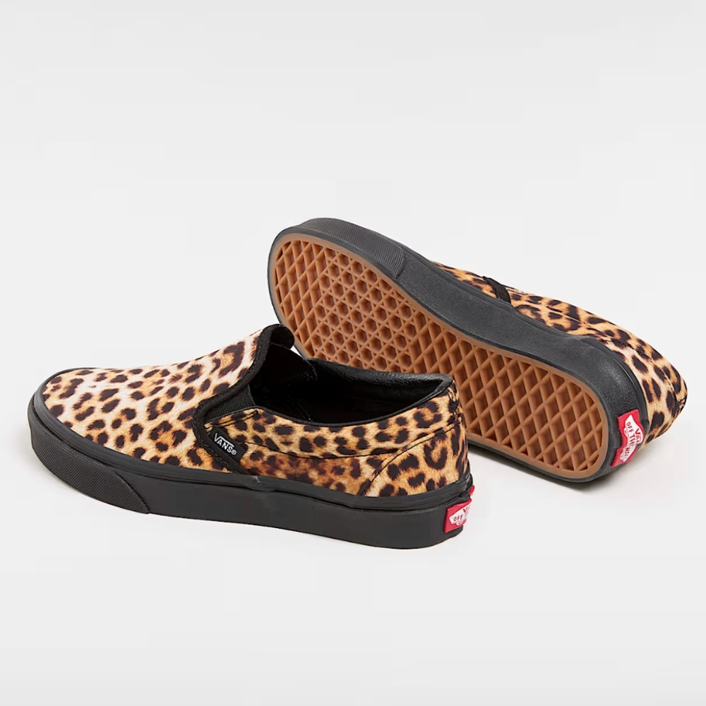 Van's Classic 90s Grunge Slip On Sneakers with Leopard Print Size 7.5